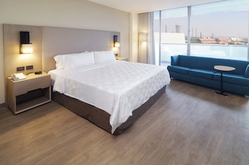 Standard Room, 1 King Bed, Balcony