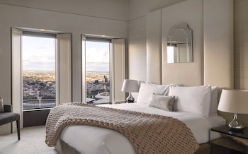 Deluxe Room, 1 King Bed, Park View