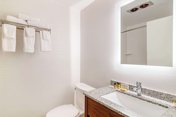 Suite, 1 King Bed, Non Smoking, Jetted Tub