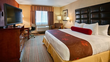 Standard Suite, 1 King Bed, Non Smoking, Jetted Tub