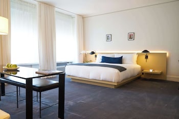 Deluxe Room, 1 King Bed