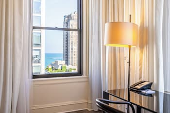 Deluxe Room, 1 King Bed
