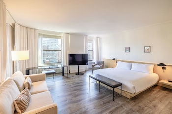Signature Suite, Terrace, City View