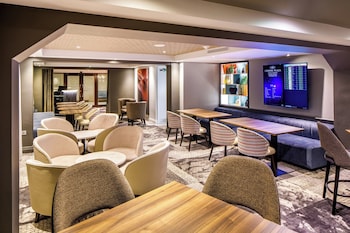 Premium Room, 1 King Bed, Club Lounge Access