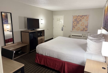 Standard Room, 1 King Bed, Accessible