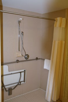 Suite, 2 Queen Beds, Accessible