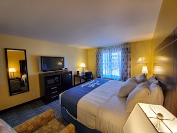 Room, 1 King Bed, Non Smoking (Top Floor)