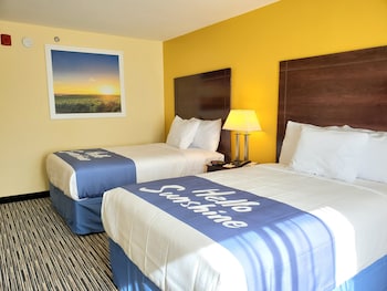 Room, 2 Double Beds, Accessible, Non Smoking (Top Floor, Tub w/Grab Bars)