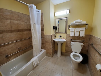 Room, 2 Double Beds, Accessible, Non Smoking (Top Floor, Tub w/Grab Bars)