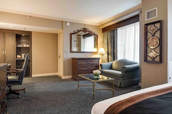 Suite, 1 King Bed, Non Smoking (Four Poster Bed;with Sofabed)
