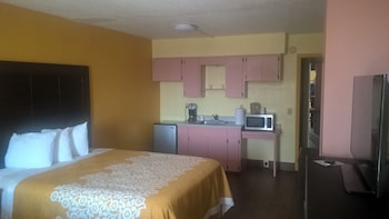 Suite, 1 King Bed, Non Smoking (One Bedroom)