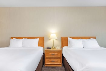 Room, 2 Queen Beds, Non Smoking
