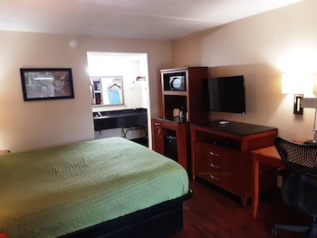 Suite, 1 King Bed with Sofa bed, Non Smoking