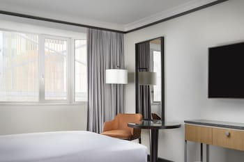 Room, 1 King Bed (Limited)