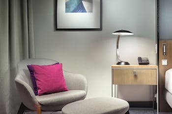 Room, 1 King Bed (Limited)