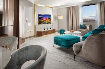 Suite, 1 King Bed (Apartment)
