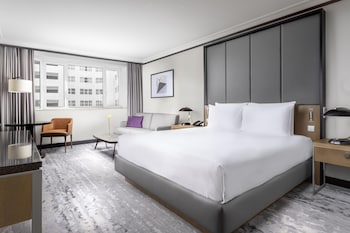 Family Room, 1 King Bed (Executive)