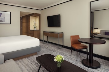 Family Room, 1 King Bed (Limited)