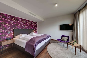 Premium Suite, 1 King Bed, Annex Building (Separate Living Room)