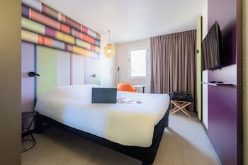 Standard Room, 1 Double Bed (City Side)