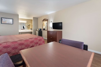 Standard Room, 1 King Bed, Non Smoking