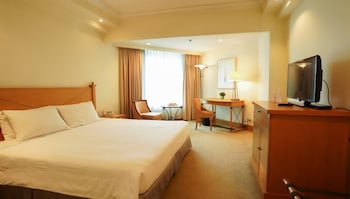 Deluxe Room King Bed