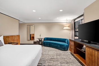 Suite, 1 Bedroom, City View