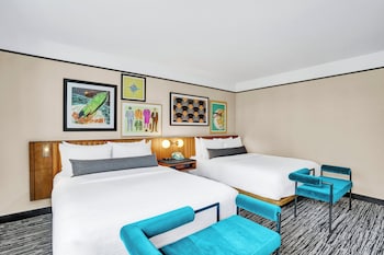 Room, 2 Queen Beds, Roll-in Shower (Mobility Accessible)