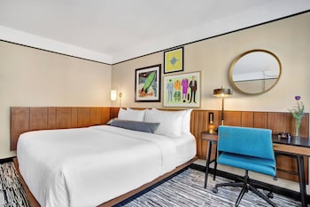 Standard Room, 1 King Bed, Accessible (Communications)