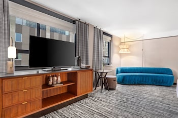Premium Room, 2 Queen Beds, Accessible (Communications)
