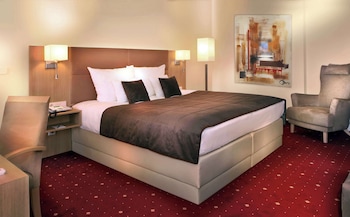 Comfort Room, 1 Double Bed, Refrigerator (Larger Room)