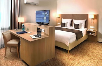 Deluxe Room, 1 Double Bed, Refrigerator