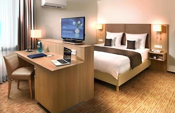 Deluxe Room, 1 Double Bed, Refrigerator