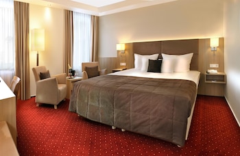 Comfort Room, 1 Double Bed, Refrigerator (Larger Room)