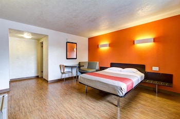 Standard Room, 1 King Bed, Smoking