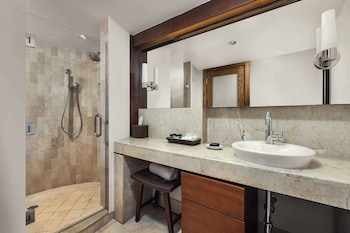 Room, 1 King Bed (Modern)