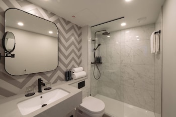Superior Room, 1 King Bed