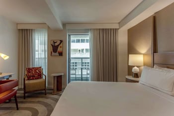 1 King Bed Deluxe Balcony