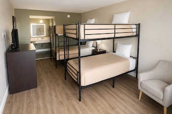 Room, Multiple Beds, Non Smoking