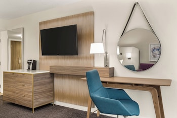 Standard Room, 2 Queen Beds, Accessible Bathtub, Balcony (Mobility)