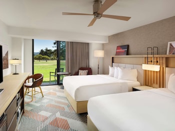 Room, 2 Queen Beds, Golf View