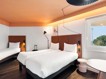 Standard Room, 3 Twin Beds