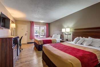 Standard Room, 2 Queen Beds, Non Smoking
