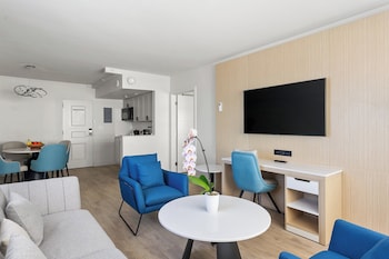 Suite, 2 Double Beds, Ocean View