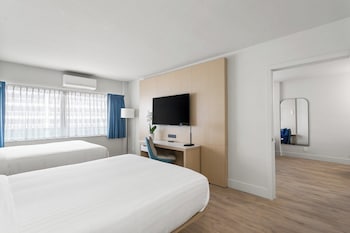 Suite, 2 Double Beds, Ocean View
