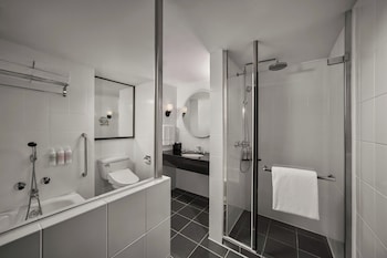 Deluxe Suite King