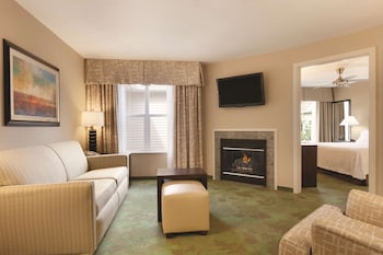 Room, 1 King Bed, Accessible, Fireplace (Mobility & Hearing, Bathtub)