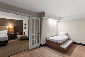 Suite, 1 King Bed