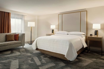 Executive Suite, 1 King Bed with Sofa bed