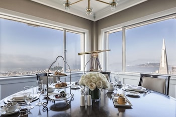 Signature Suite, 1 King Bed with Sofa bed, Bay View